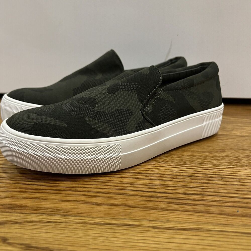 Women's STEVE‎ MADDEN Shoes Size 7 Camo Print Slip On Camouflage